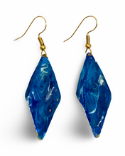 Load image into Gallery viewer, Blue Enamel Marble Wavy Earrings