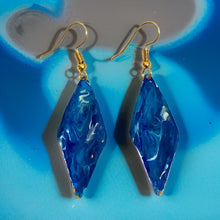 Load image into Gallery viewer, Blue Enamel Marble Wavy Earrings