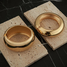 Load image into Gallery viewer, Roxy Statement Bangle