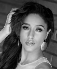 Load image into Gallery viewer, Silver Hammered Circle Earrings