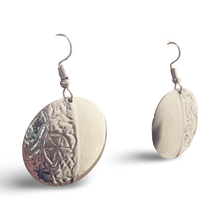 Load image into Gallery viewer, Tulum Circle Earrings
