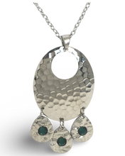 Load image into Gallery viewer, Hammered Chandelier Necklace with Emerald Crystals
