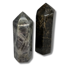 Load image into Gallery viewer, Labradorite Point
