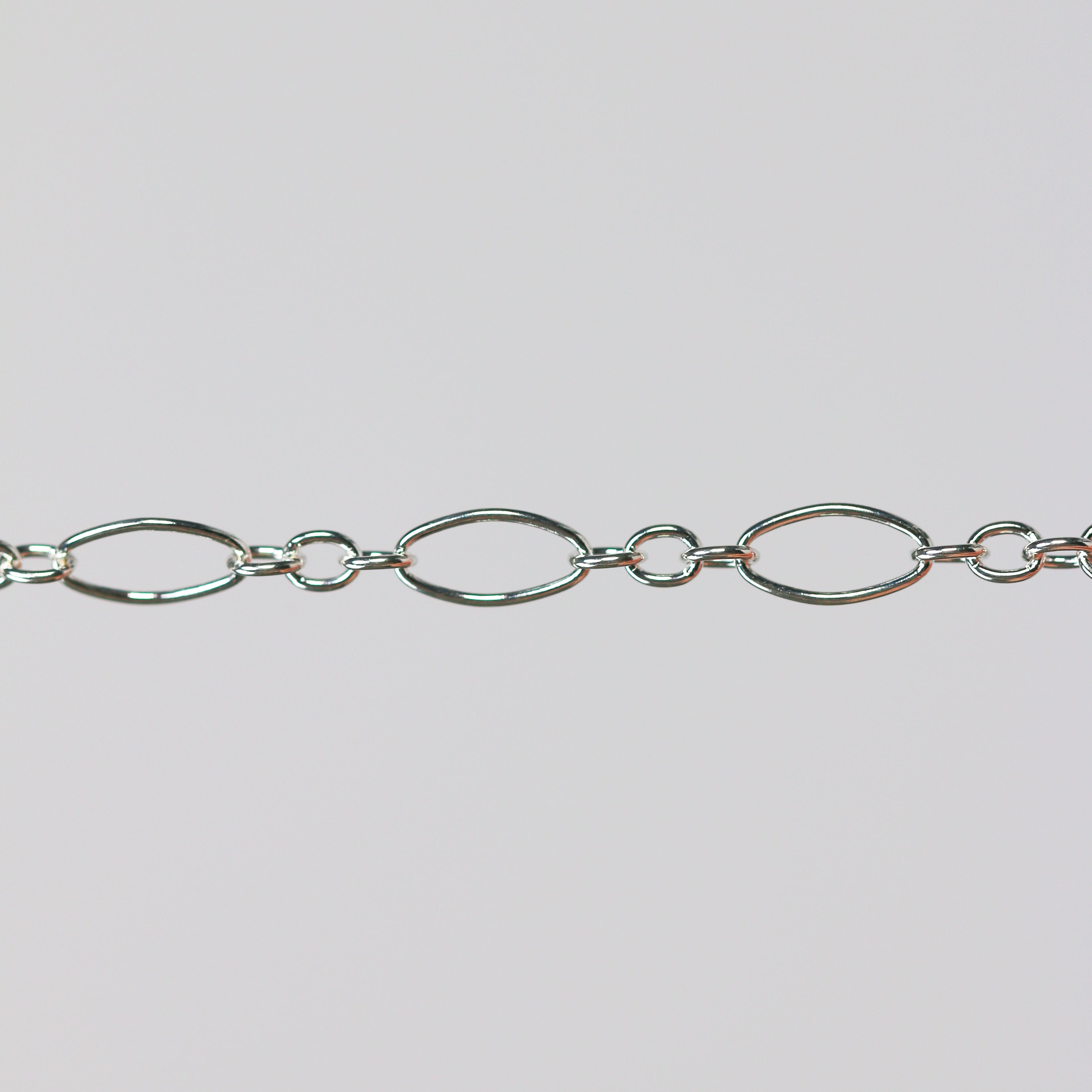 Aspen Permanent Jewelry Chain, Oval Design, Long and Small Links, Available in Gold Filled and Silver