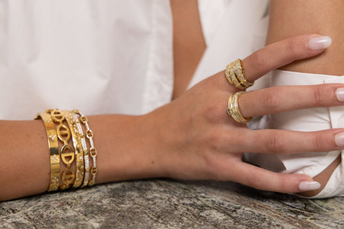 Mona Cuff